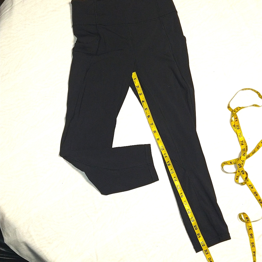 🍋 Lululemon Capris, size 6 - Picture 8 of 10